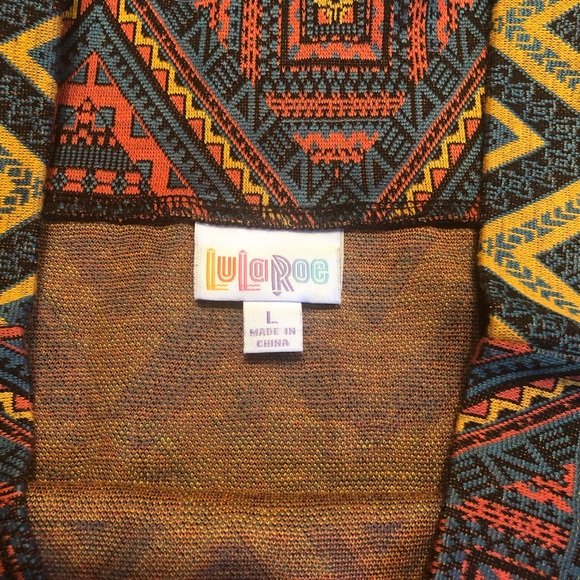 LuLaRoe Skirt. Large. Great pattern! Mid thigh - Picture 4 of 6